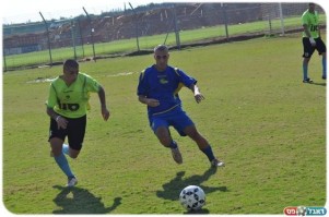 החלטה לא ברורה של תובע ההתאחדות. אלון סטיבן (בכחול)