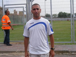 התרחק מהמקום הראשון. רפי בוסקילה (אורי דוד)