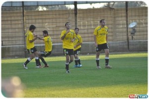 מאוכזבים משער השוויון. שחקני נווה שאנן