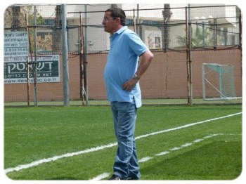 מסתפק במצוי. דני וקנין (שלמה אליאס)