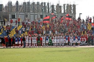 הקהל האדום באקסטזה