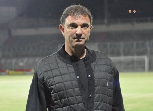 ינסה לברוח מהתחתית ולהידבק לצמרת. רפי כהן.