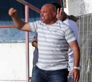 מונייר. כועס ופגוע