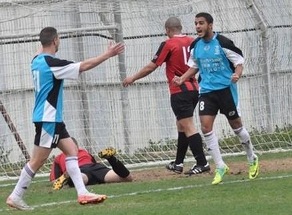 מחכים ליריבה. שחקני אסי גלבוע (מוחמד חאדר אניס)