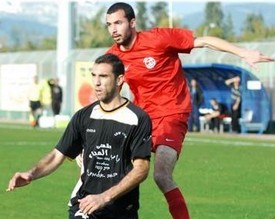 נחמני (מימין) 