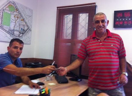 יוזמה מבורכת. אוהד עפולה רוכש מנוי מעמית אשכנזי