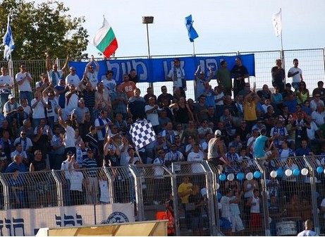 אוהדי יפו. מכינים את הארנקים