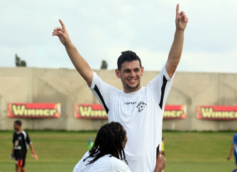 שלושער מדהים. יוני רביבו