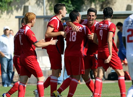 שחקני רעננה חוגגים. מי יעצור אותם?