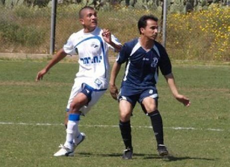 יש לו עוד מה לתת. דיין (בכחול. בועז רביד)