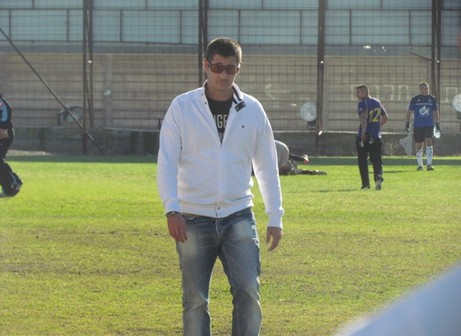 ברוך סער יורד מאוכזב מהמגרש באולגה. מה יהיה? (HK תקשורת)