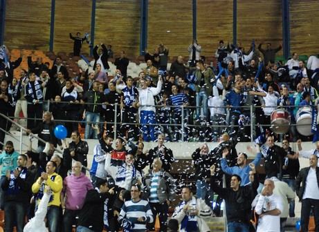 אוהדי שעריים. בינתיים סבלניים