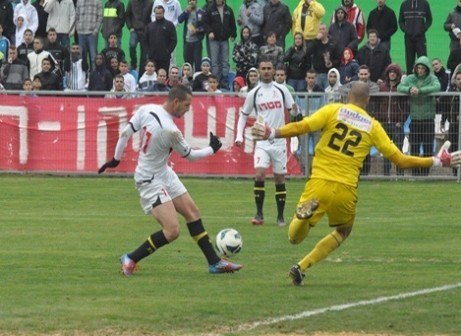 מלכה מול עידו לוי