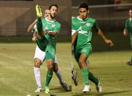 מפגש ראשון על המגרש. אלמוג (מימין) ואסי (לירן דורף)