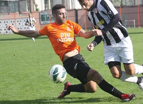 חקאק בפעולה. עדיין לא שבע