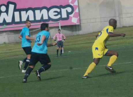 עמד לדין בגין האדום נגד אילת. פטלק (בתכלת. צילום: ולדי מויסייב)