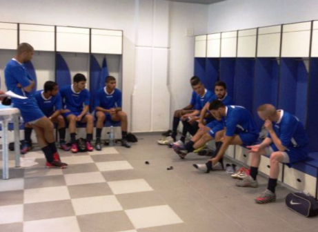 עדיין קיבלו איומים. שחקני לוד בחדר ההלבשה (ארז נעמן)