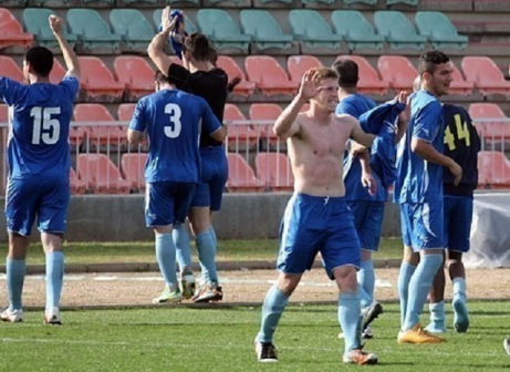 מחפשים אלנרנטיבות. שחקני מלאכי בימים יפים יותר (לירן דורף)