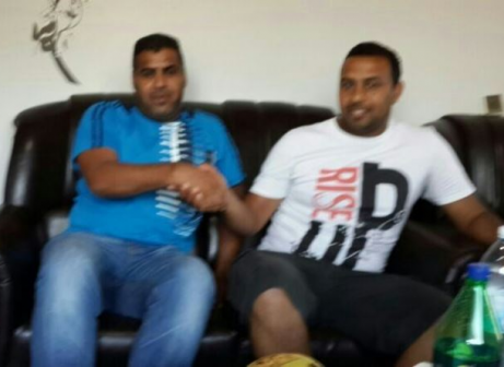 סוגר מעגל. אתייקה (מימין) ואבוסהיבאן.