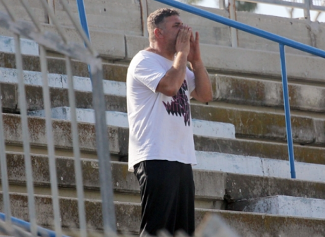 נותר ללא שחקנים. עטיה (לירן דורף)