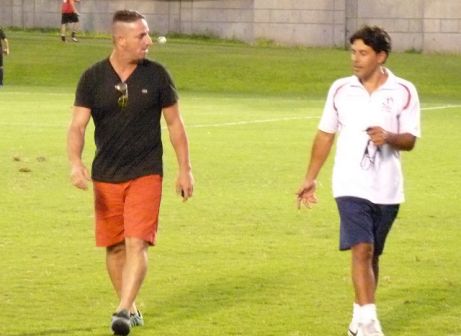 זה בבוגרים וזה בנוער. חכים וחלפון 