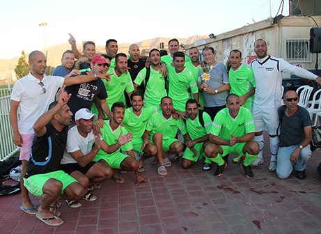 אלופת הספורטיאדה בכדורגל (צילום: מוחמד חאדר אניס)