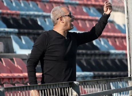 יש לו סבלנות. יחיא (לירן דורף)