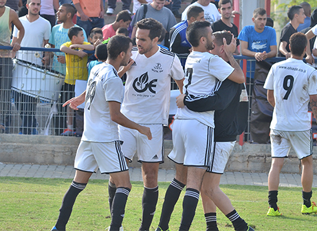 שחקני אסי גלבוע מרוצים מהניצחון (צילום: ארנון לוי)