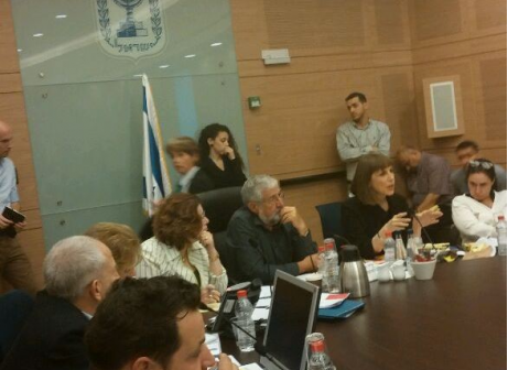 מקווים לחשיבה מחודשת. לבנת