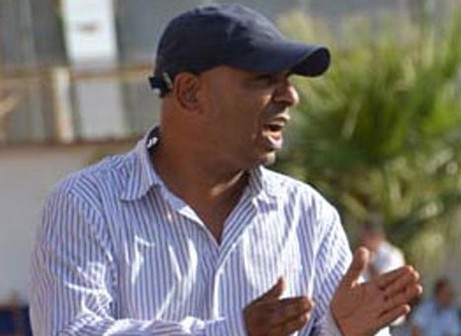 מחפש חיזוק, מאמן מכבי דליה אבורקייק