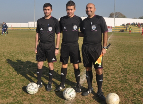 שיבוץ תמוה. ביאדסה (משמאל. אחמד עוויסאת)