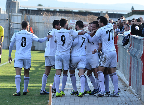 שחקני אסי גלבוע חוגגים (צילום: ארנון לוי)