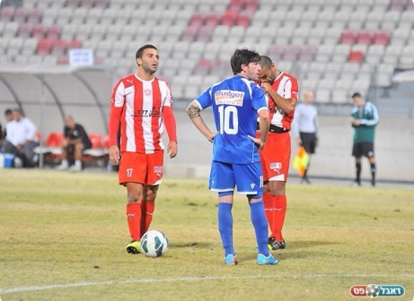 שחקני עפולה ונצרת עלית במפגש הקודם