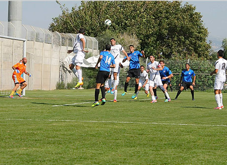 שחקני בית שאן ועראבה (צילום: חיים ג'ורנו)