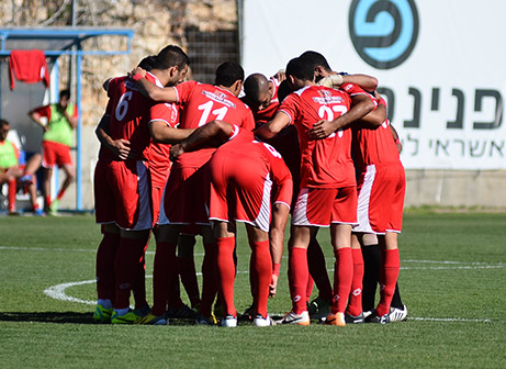 שחקני דלית אל כרמל במשחק אמש מול מעלות (ארנון לוי)