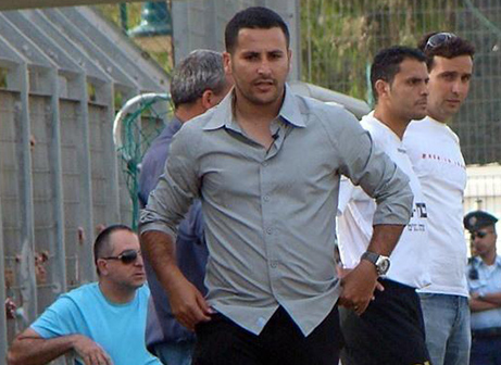 אוהד בוזגלו, מאמן עמישב, מעוניין בטקלה (לירן דורף)