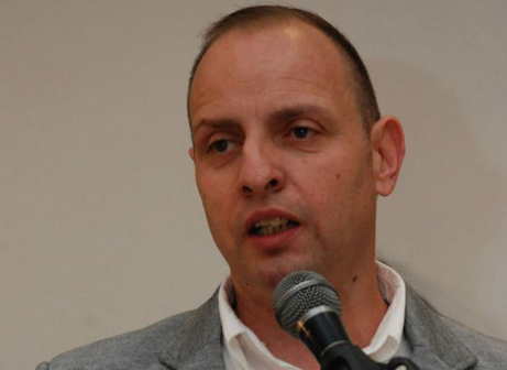 האם כוונותיו של האיש רציניות? מיקי קופל (באדיבות וואלה)