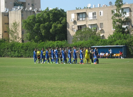 צור שלום עם האופי, מגדל העמק עם חשבון הנפש. שתי הקבוצות על הדשא (שי חדד)