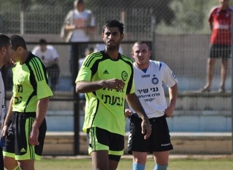 חוזר ללבוש את המדים, ג'נח במדי קרית אתא