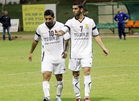 יעמוד לועדת משמעת, ביטון (משמאל)