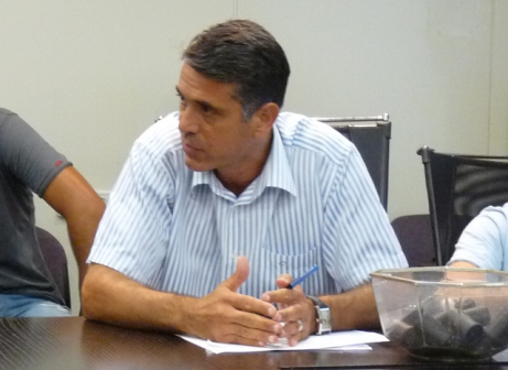 קיבל החלטה חשובה לא לדחות את כל המחזורים. אבי לוי