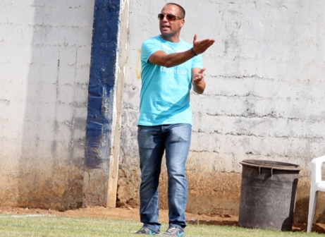 מאמן הפועל אזור