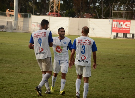 משחק חם. אסור בעימות עם הקהל (אמיר אזון)