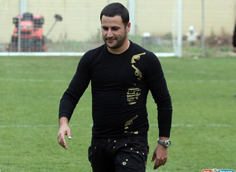 מאמן עמישב, אוהד בוגזלו (לירן דורף)