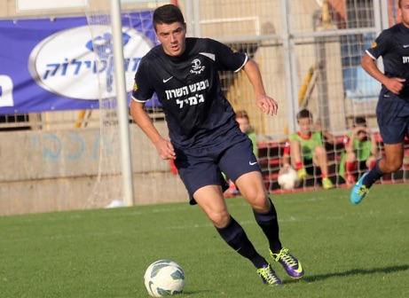 אלכס באסוק (לירן דורף)