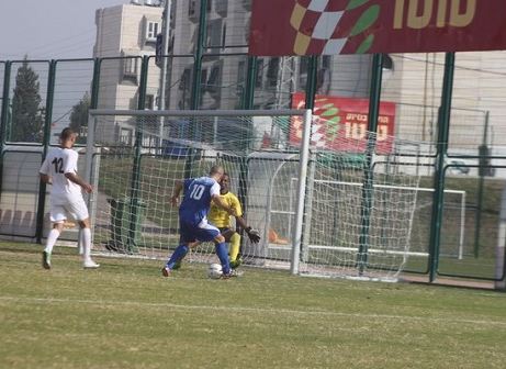 מול השוער והחוצה. סוהייב פריג' במצב ענק לשער (לוטפי עיסא)