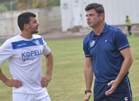 מאמן קרית אתא, פטריסיו סייג (ארנון לוי)