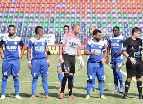 הודח מההרכב. זיסקינד במרכז (ארנון לוי)