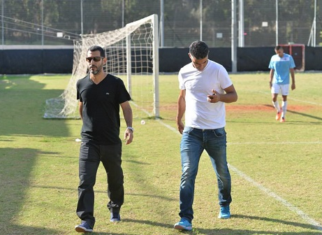 11 נק' מ-30 אפשריות. אבי דנן (מימין) ומוריס אוזן (קובי פורטל)