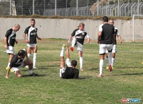 מחכה להם דרבי קטן. שחקני מ.ס. חיפה (פייסבוק 